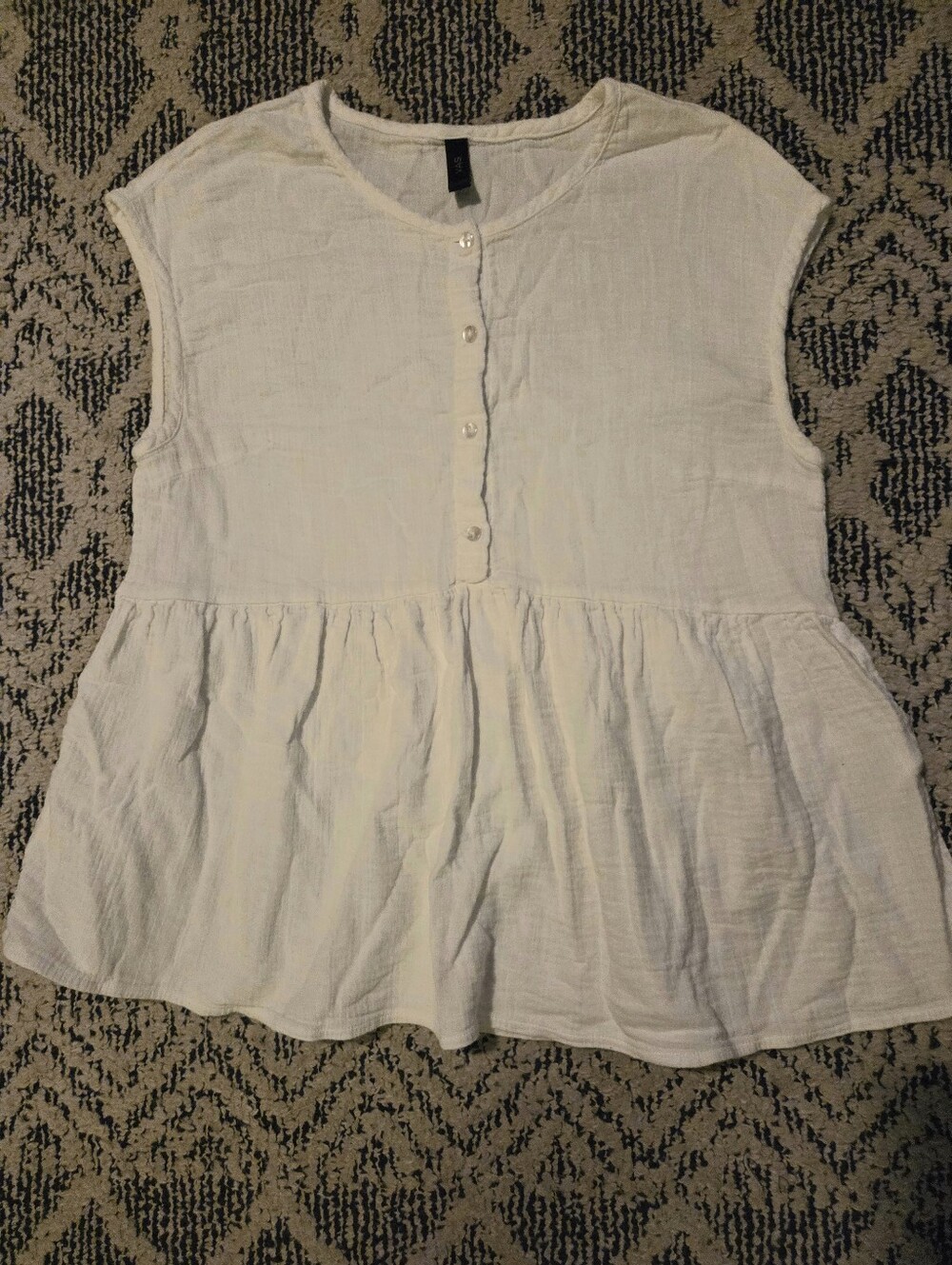 Y.A.S Lightweight White Sleeveless Button Peplum Top